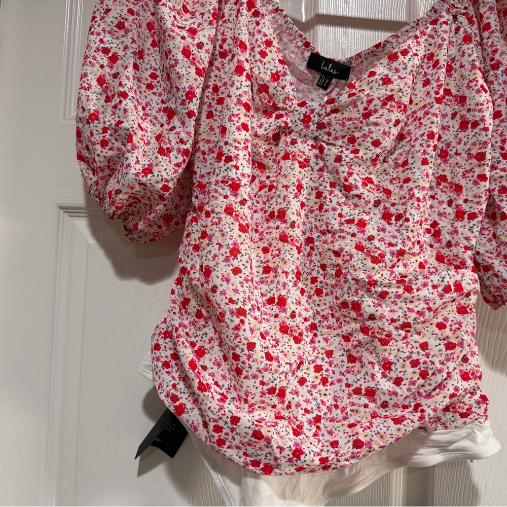 NWT Lulu’s Beautiful Hues Ivory Floral Print Puff Sleeve
Ruched Bodysuit Size XL - Picture 7 of 15